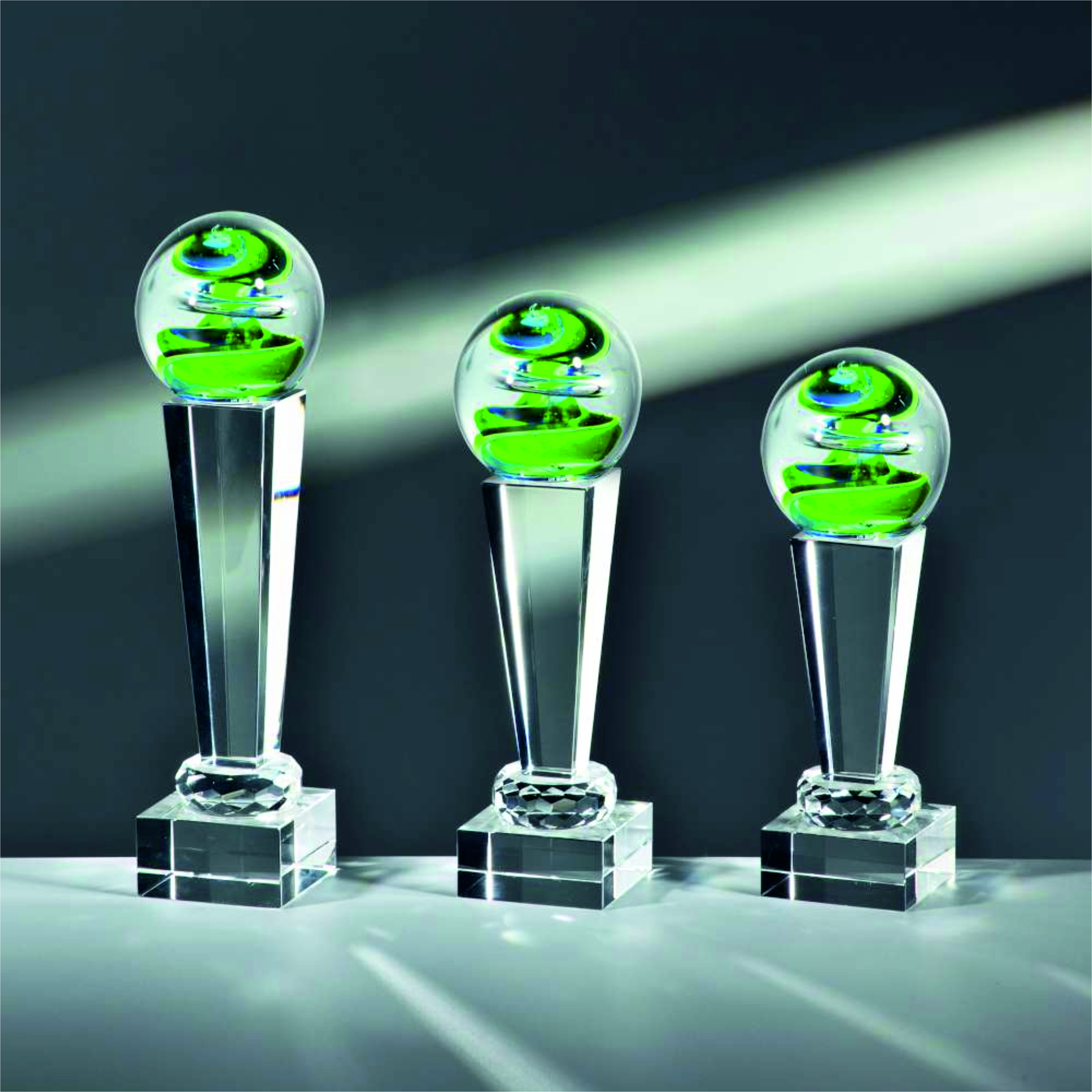 NOBLESSEGLAS - TROPHÄE/ Kugel 7cm in 3 Größen Lieferbar