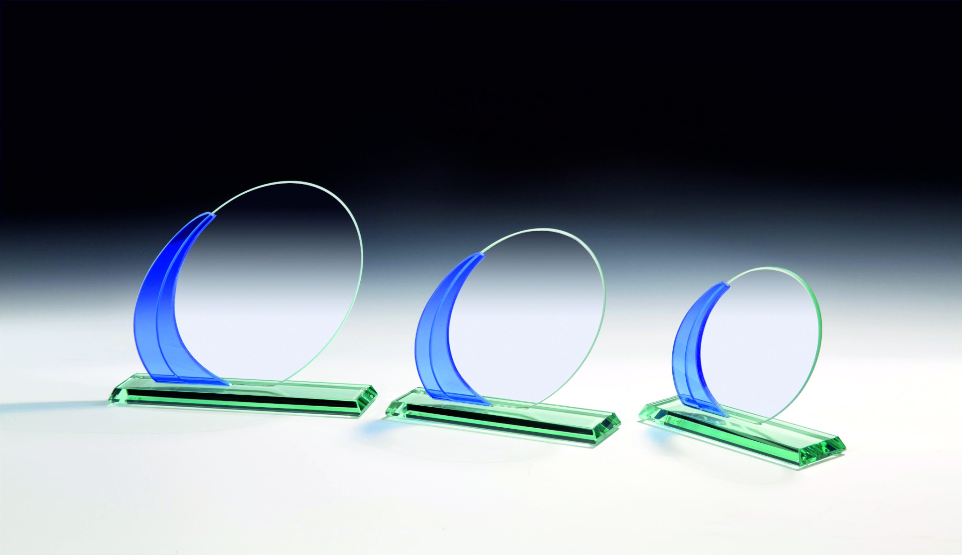 Farbige Glastrophäe Blauglas Oval in 3 Größen Lieferbar